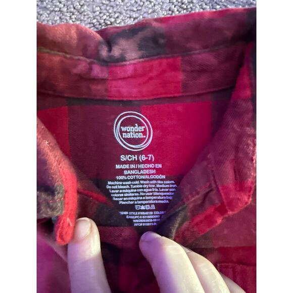 Boys' Boutique Distressed Christmas "Jingle All the Way" Red Flannel, sz S (6-7) - Picture 2 of 6